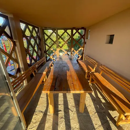 Kuca Sa Pogledom بيت للعطل