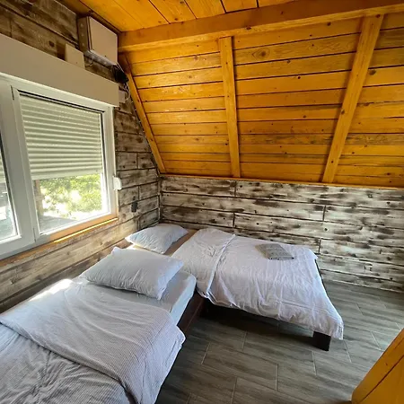 Kuca Sa Pogledom بيت للعطل سرمسكي كارلوفيتش