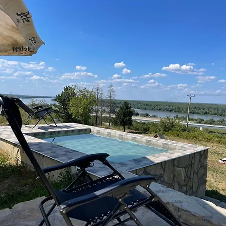 Kuca Sa Pogledom بيت للعطل سرمسكي كارلوفيتش